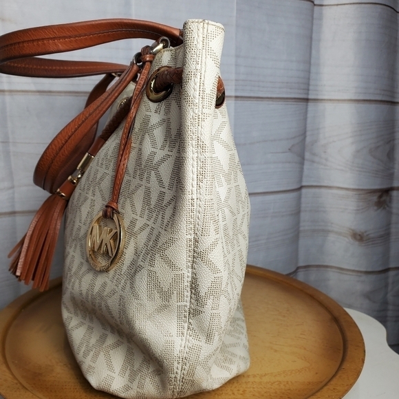 Michael Kors Jet Set Large Logo Leather Gathered Brown Vanilla Tote Purse 15" - Picture 9 of 15